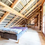 Glamping - Hayrack Vesel