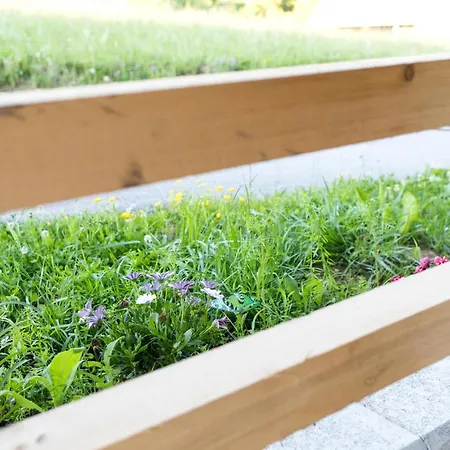 ファームステイ Glamping - Hayrack Vesel Trebnje