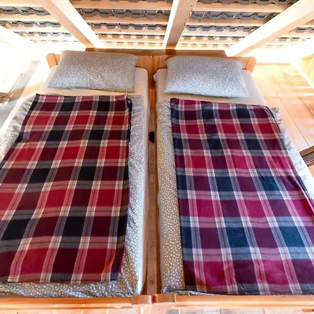 Glamping - Hayrack Vesel Séjour à la ferme *