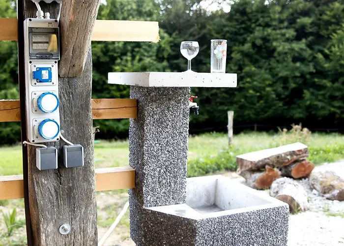 Séjour à la ferme Glamping - Hayrack Vesel Trebnje